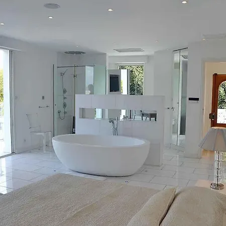 Ultra Lux Cap D'antibes - Opposite Eden Roc